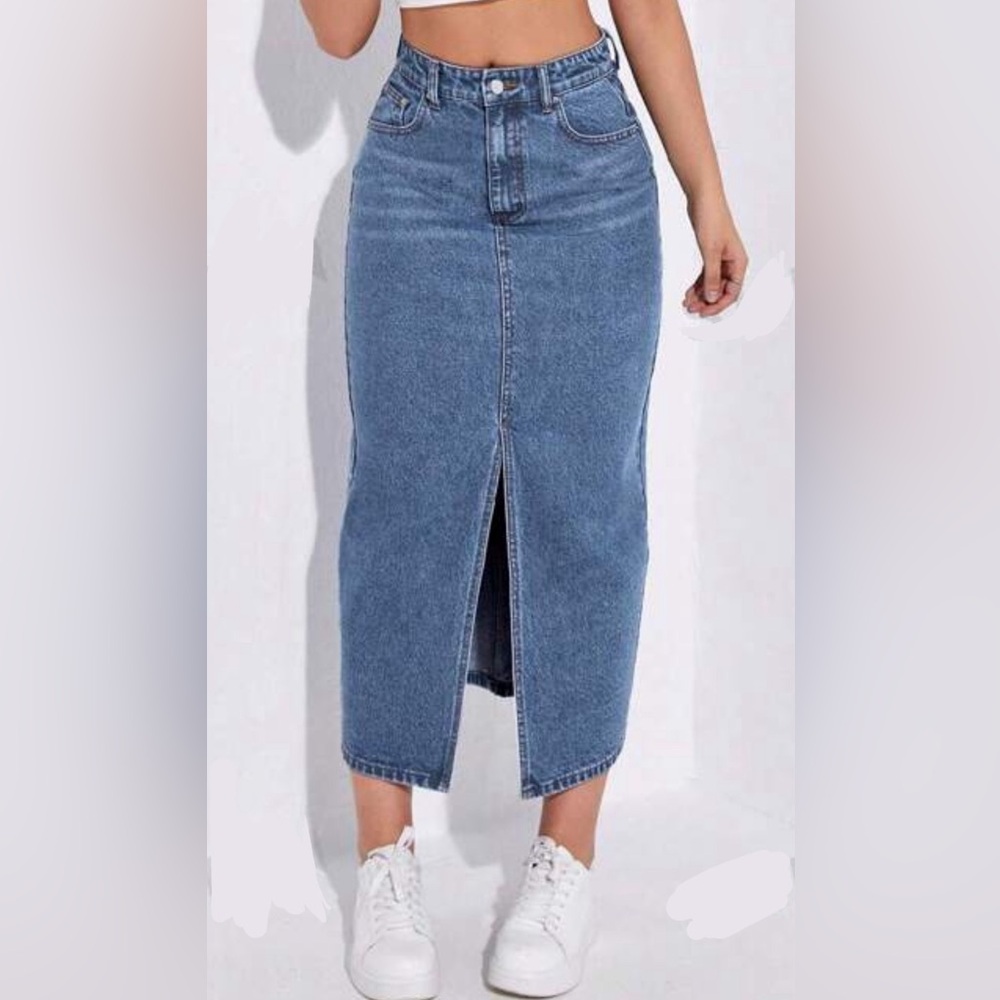 Front slit straight denim skirt